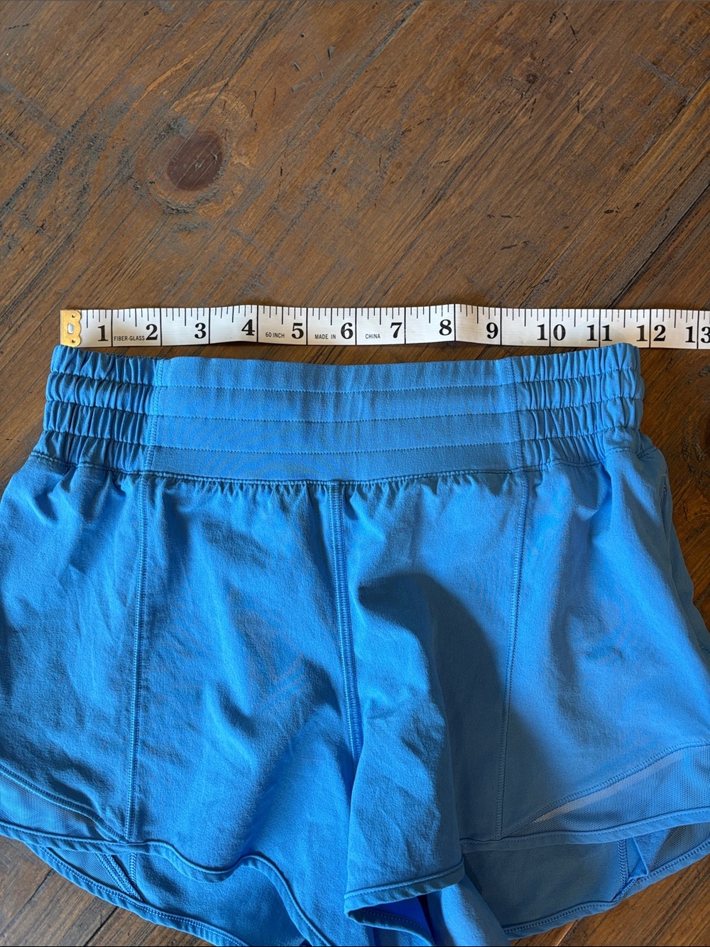 Lululemon size 4 high rise Cornflower Blue 2.5” inseam Hotty Hot shorts - Picture 11 of 16